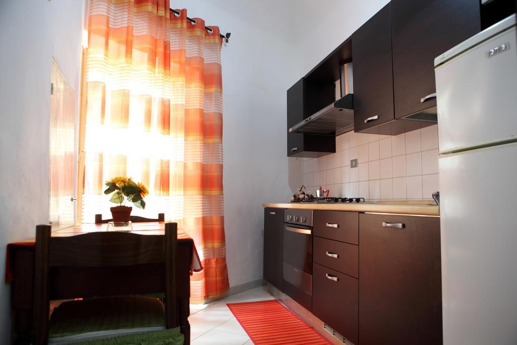 Appartement Casa Luigi Sergio - Affitto Breve à Santo Stefano di Camastra Chambre photo